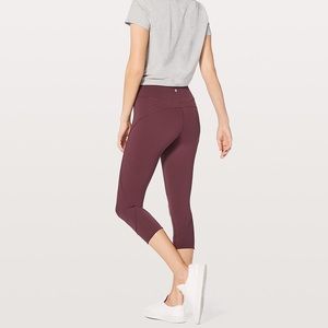 Lululemon in movement crop sz 6